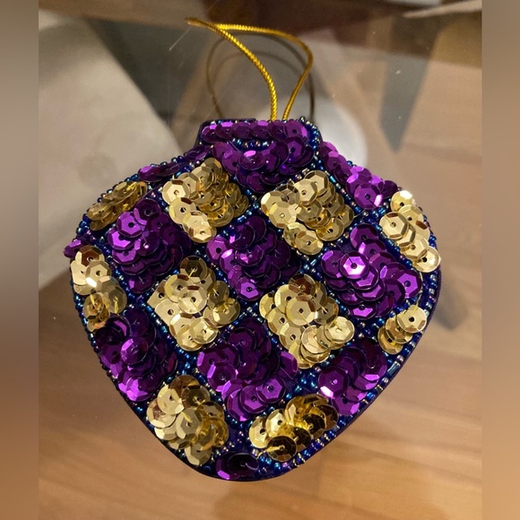 Sparkly Purple Heart Shaped Satin Trinket Box Ornament Size 3.5 x 3.5 x 2 - Picture 2 of 6